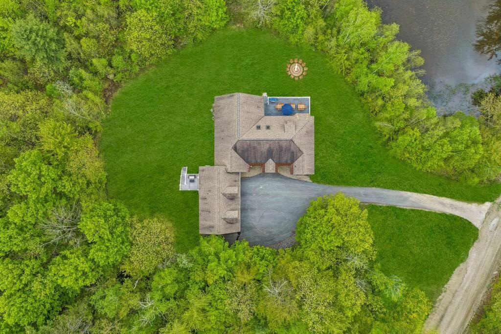 White Mountain Retreat With Theater, Fire Pit, Game Room And River Access Woodstock Exterior photo